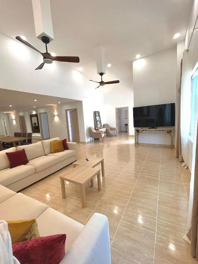 Casa Playa: Spacious 12-Person Retreat with Pool and Beachside Comfort Roquetas de Mar